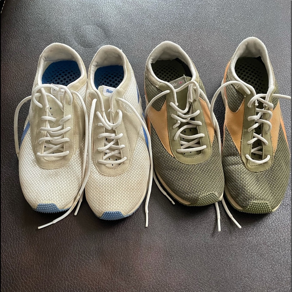 Reebok light weight sneakers. Unisex